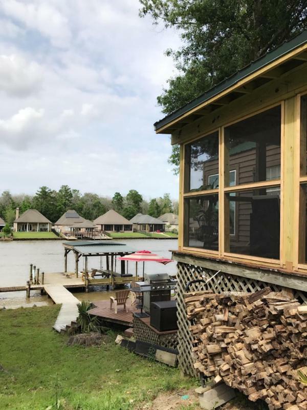 Cozy Cabin On The Bayou Maurepas エクステリア 写真